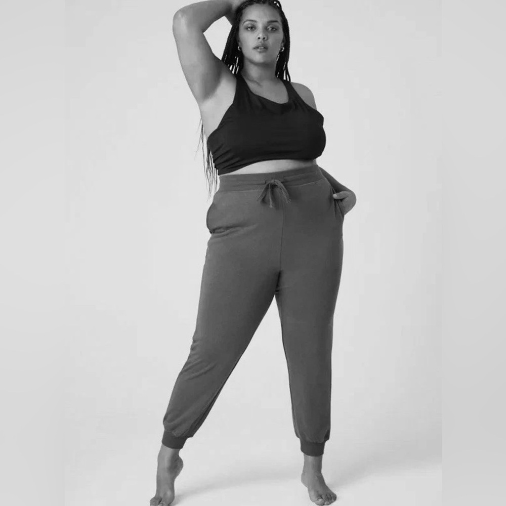 Mono B Plus Size Brown Lightweight Stretch Knit Joggers. Size 3X. NWT